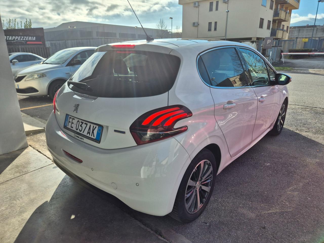 Peugeot 208 BlueHDi 100 5 porte GT Line PERFETTA