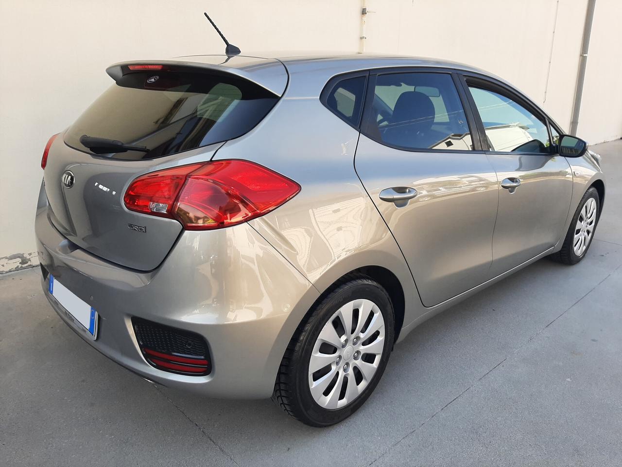 Kia Ceed cee'd 1.6 CRDi 110 CV 5p Active