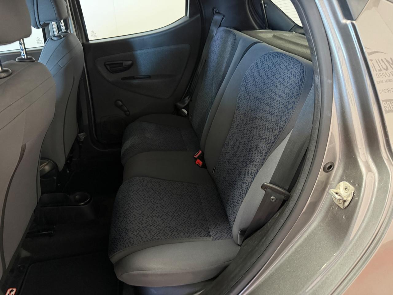 Lancia Ypsilon 1.0 FireFly 5P Hybrid Silver