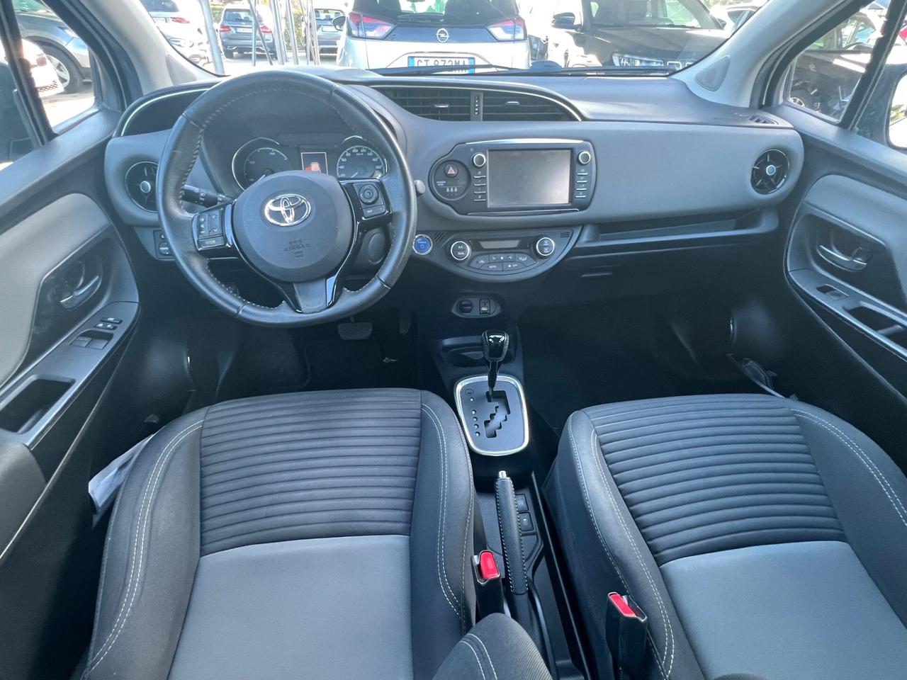 Toyota Yaris 1.5 Hybrid 5 porte Business
