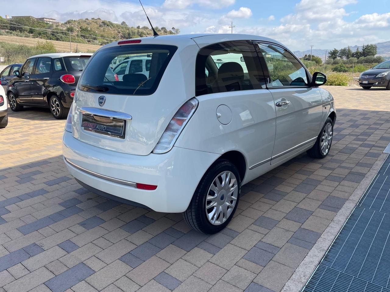 Lancia Ypsilon 1.2 69 CV Platinum
