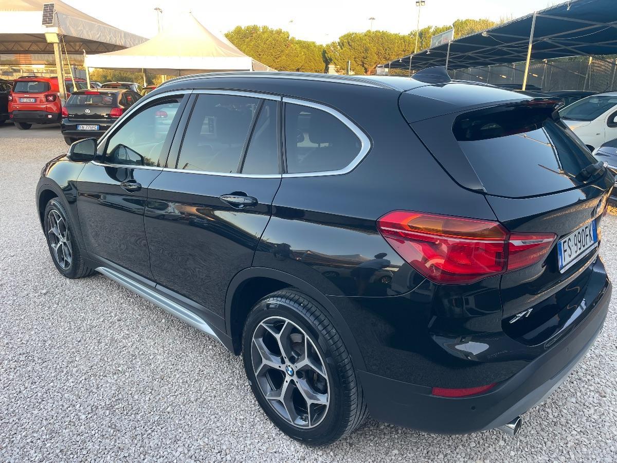 BMW - X1 - xDrive18d xLine