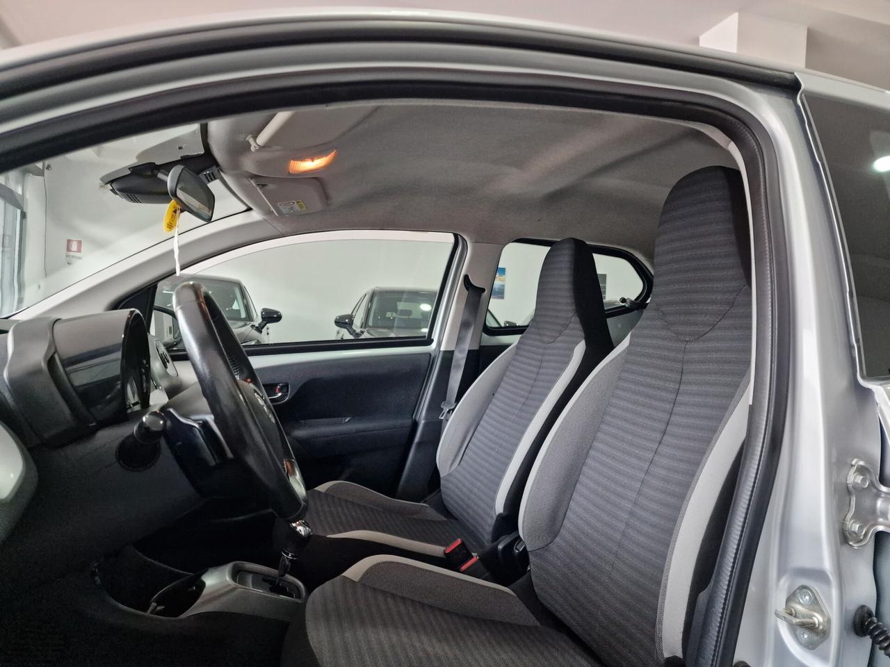Toyota Aygo 1.0 VVT-i 72 CV 5 porte x-play MMT