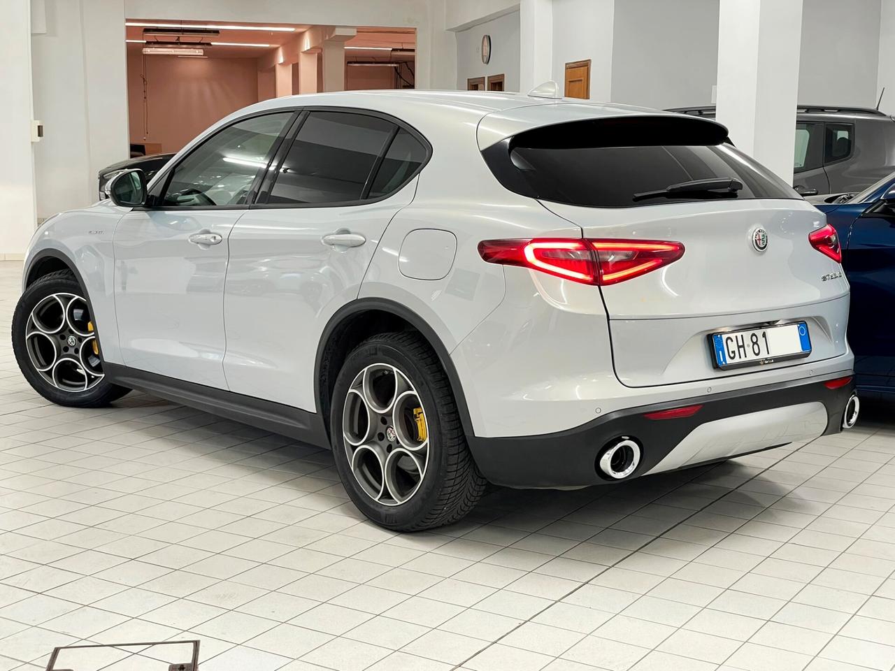 Alfa Romeo Stelvio 2.2 TD 190 CV EXECUTIVE 19" PELLE PINZE GIALLE RETROCAMERA