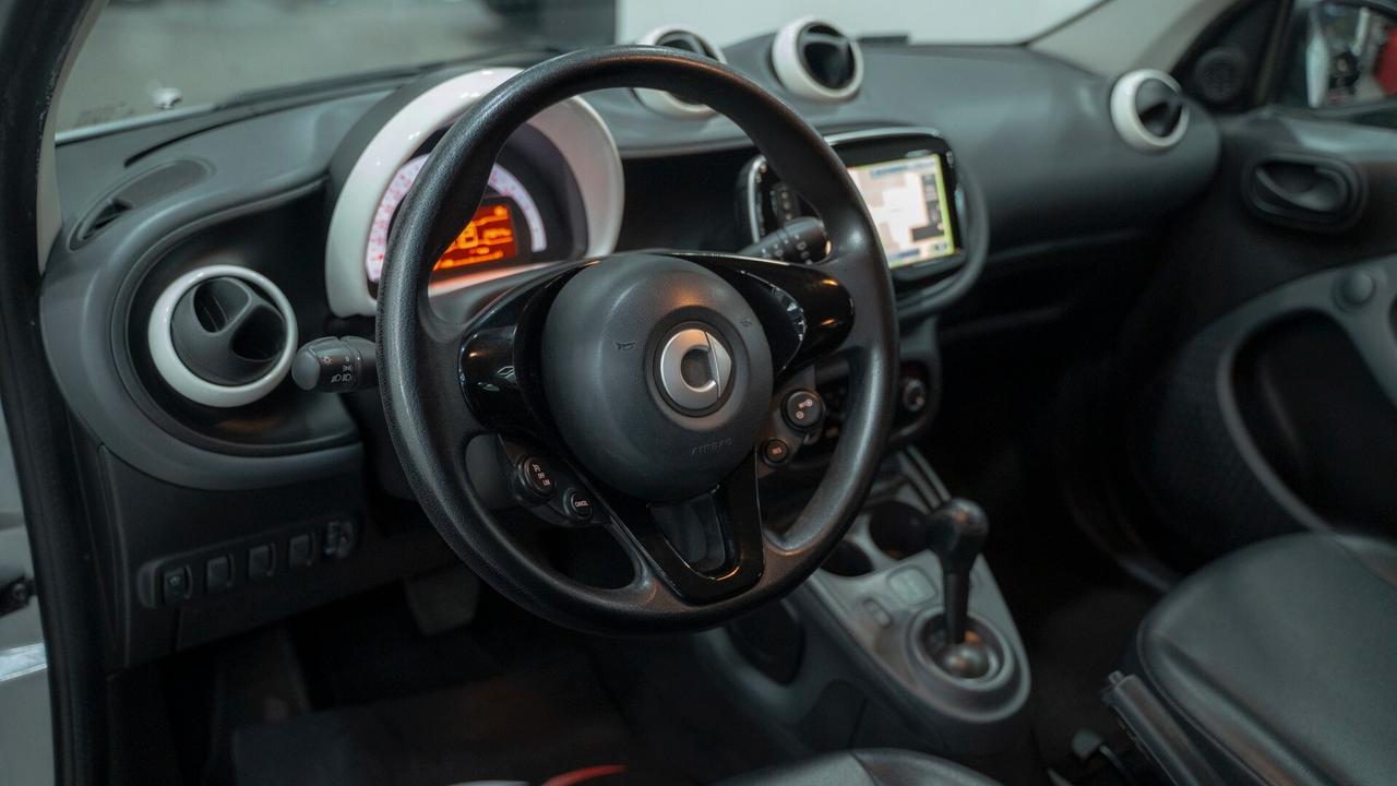Smart ForFour 1.0 YOUNGSTER 71 CV TWINAMIC AUTO NAVI PELLE FULL
