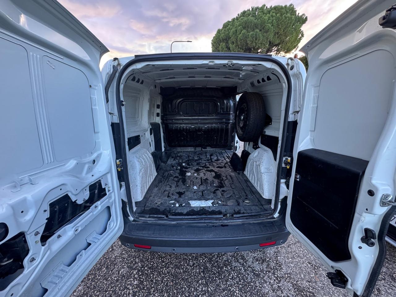 Fiat Doblo Doblò 1.4 T-Jet Natural Power PL-TN Cargo Maxi Lamierato