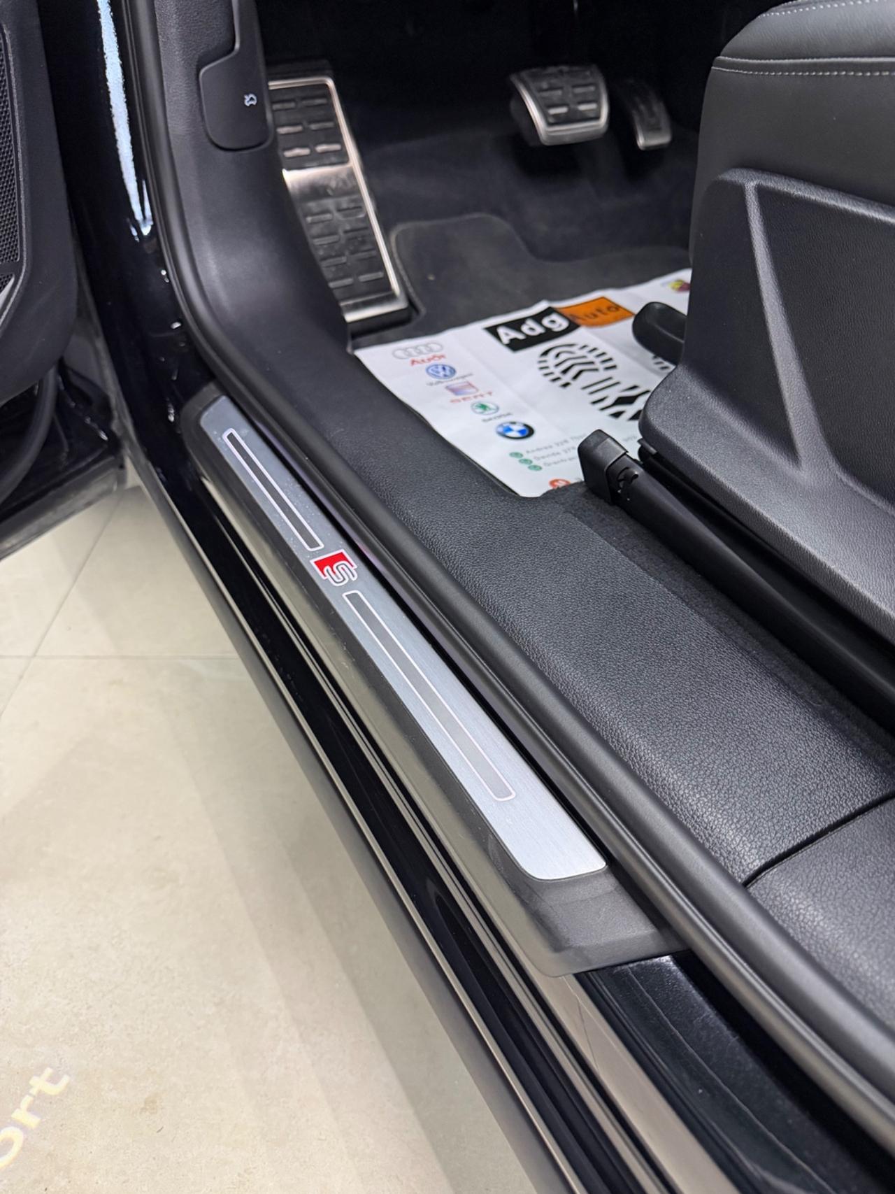 Audi Q3 35 TDI S tronic Sline black 2120km