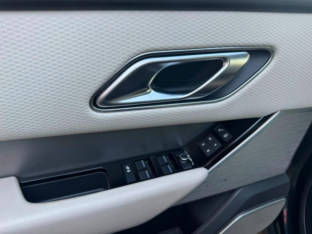 Land Rover Range Velar 2.0D I4 240 CV R-Dynamic SE