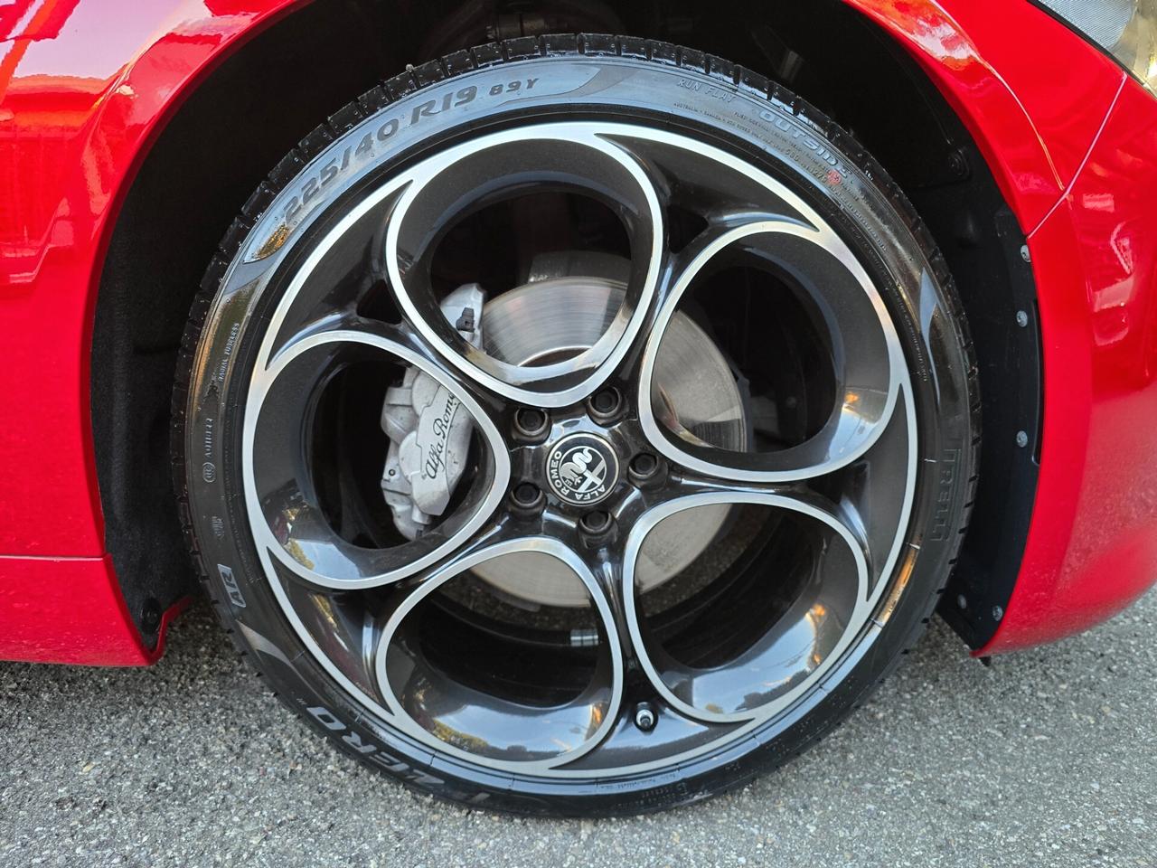 Alfa Romeo Giulia 2.2 190cv AUT. / CERCHI 19"
