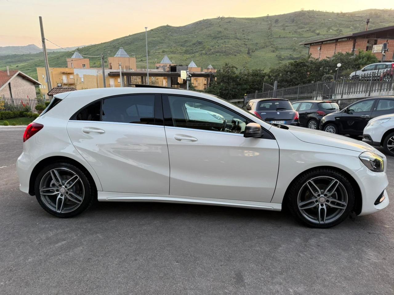 MERCEDES-BENZ A 200 d Automatic 4Matic Premium