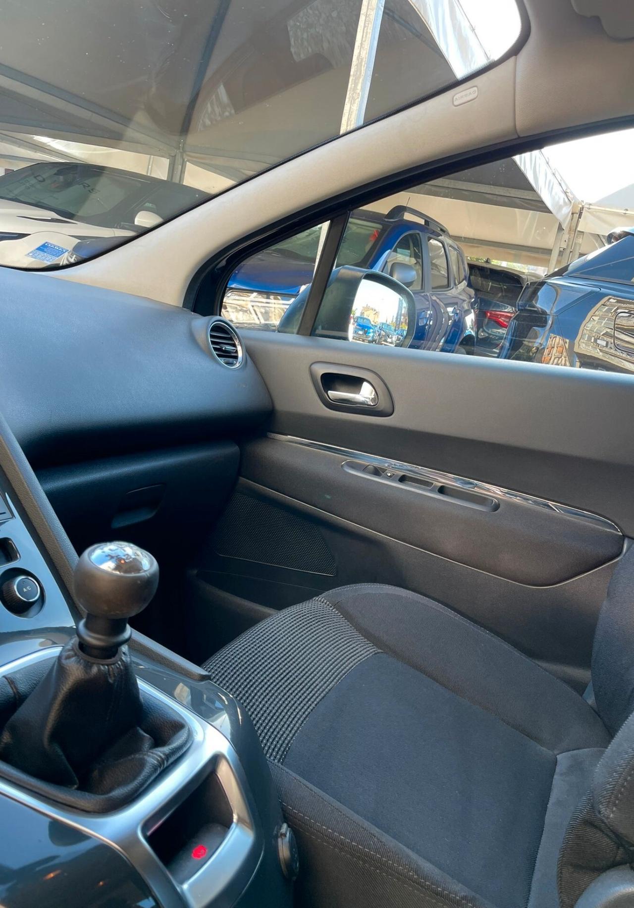 PEUGEOT 5008 1.6 HDI 112cv ACTIVE