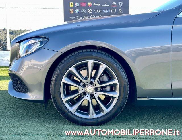 MERCEDES-BENZ E 220 d Sport (Virtual/Navi/Retro/LED)
