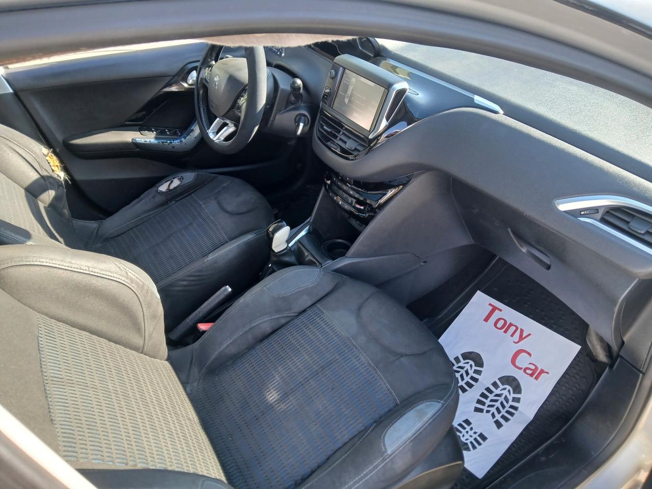 Peugeot 208 1.4 HDi 68 CV 5 porte Allure