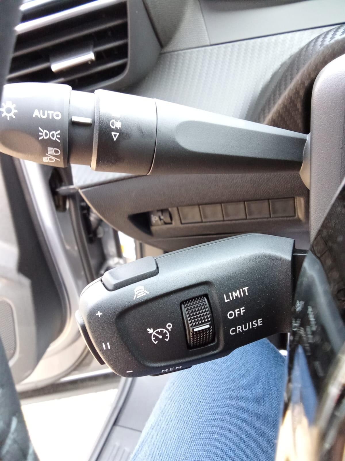 Peugeot 2008 PureTech 100 S&S Allure