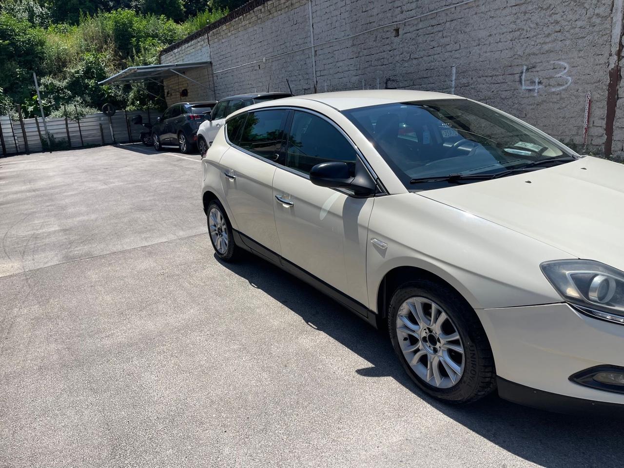Lancia Delta 1.6 MJT DPF Argento