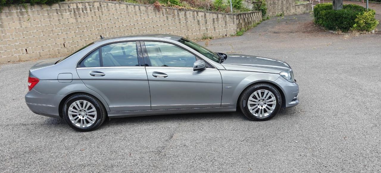 Mercedes C 220 CDI BlueEfficiency Avantgarde c/bixeno Berlina