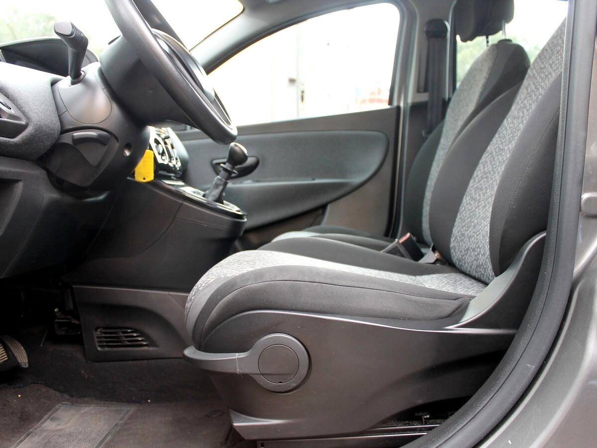 Lancia Ypsilon 1.2 69 CV 5 porte GPL Ecochic Elefantino Blu GPL CASAMADRE 69cv SENSORI PARK UNIPRO IVA DED