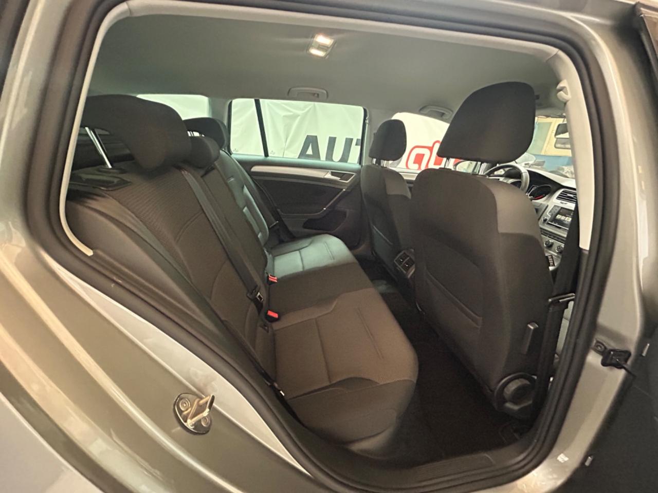 Volkswagen Golf Variant 1.6 TDI 110 CV DSG Executive BlueMotion Tech.