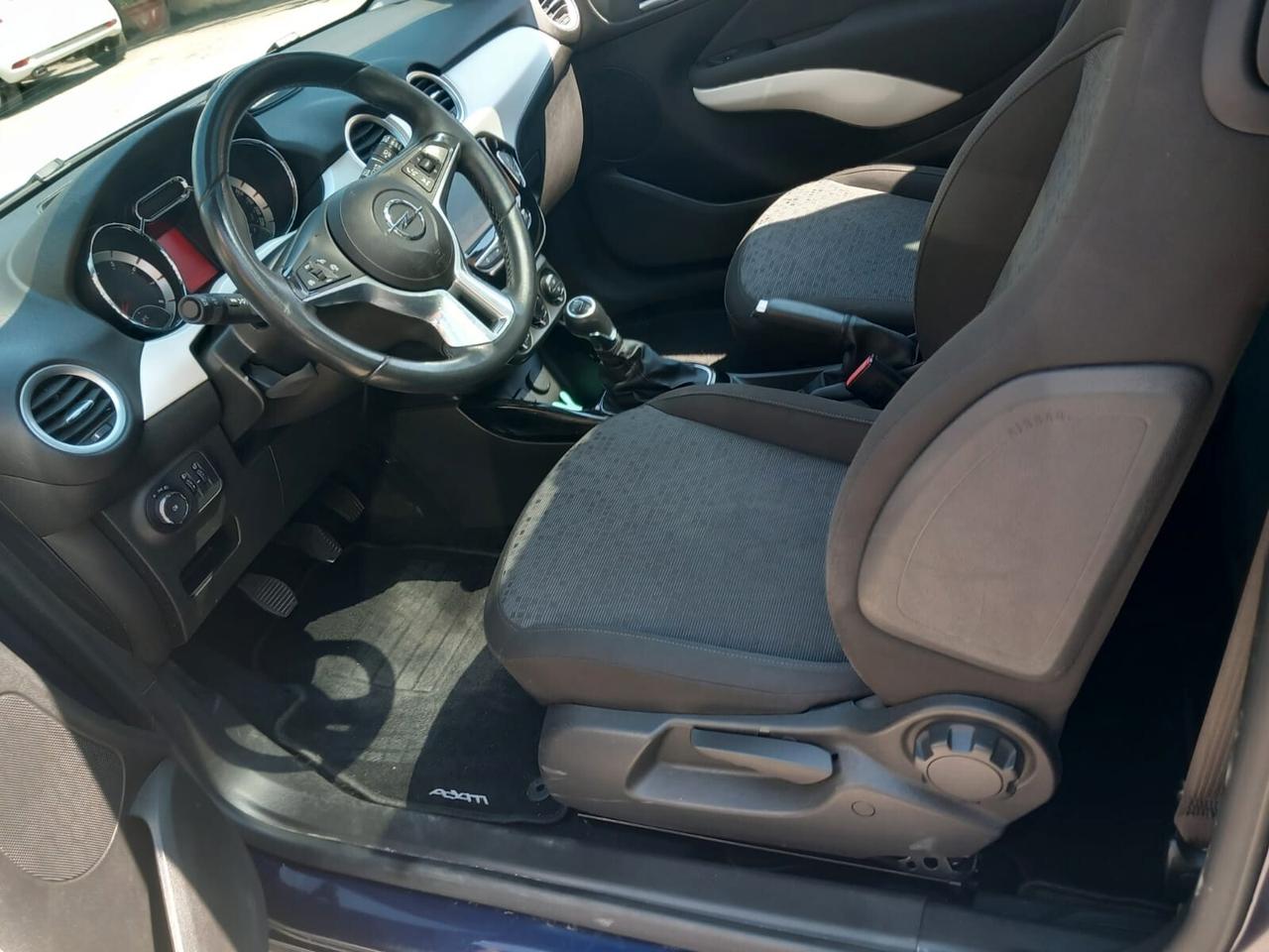 Opel Adam 1.2 70 CV Black Jack