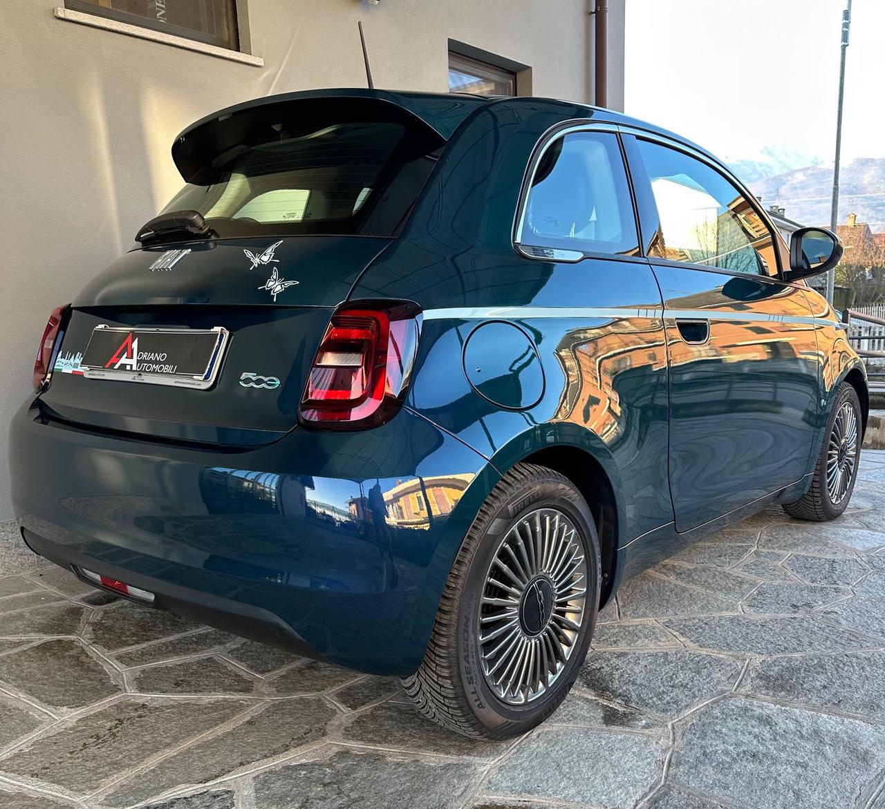 Fiat 500e 42 kWh buisness opening