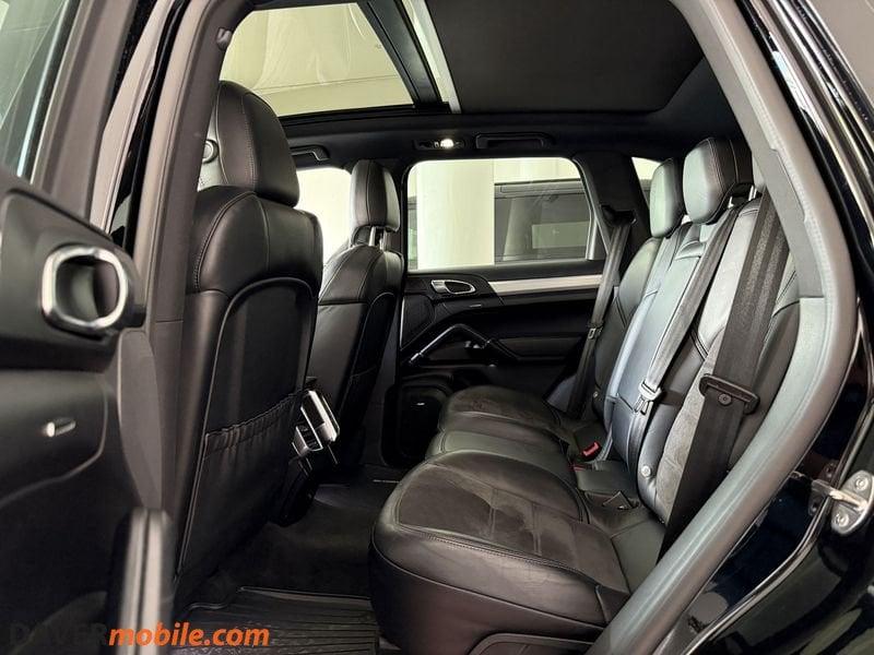 Porsche Cayenne 3.0 Diesel Pure green Platinum Edition
