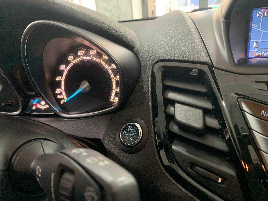 Ford Fiesta 1.5 TDCi 75CV 5 porte Titanium