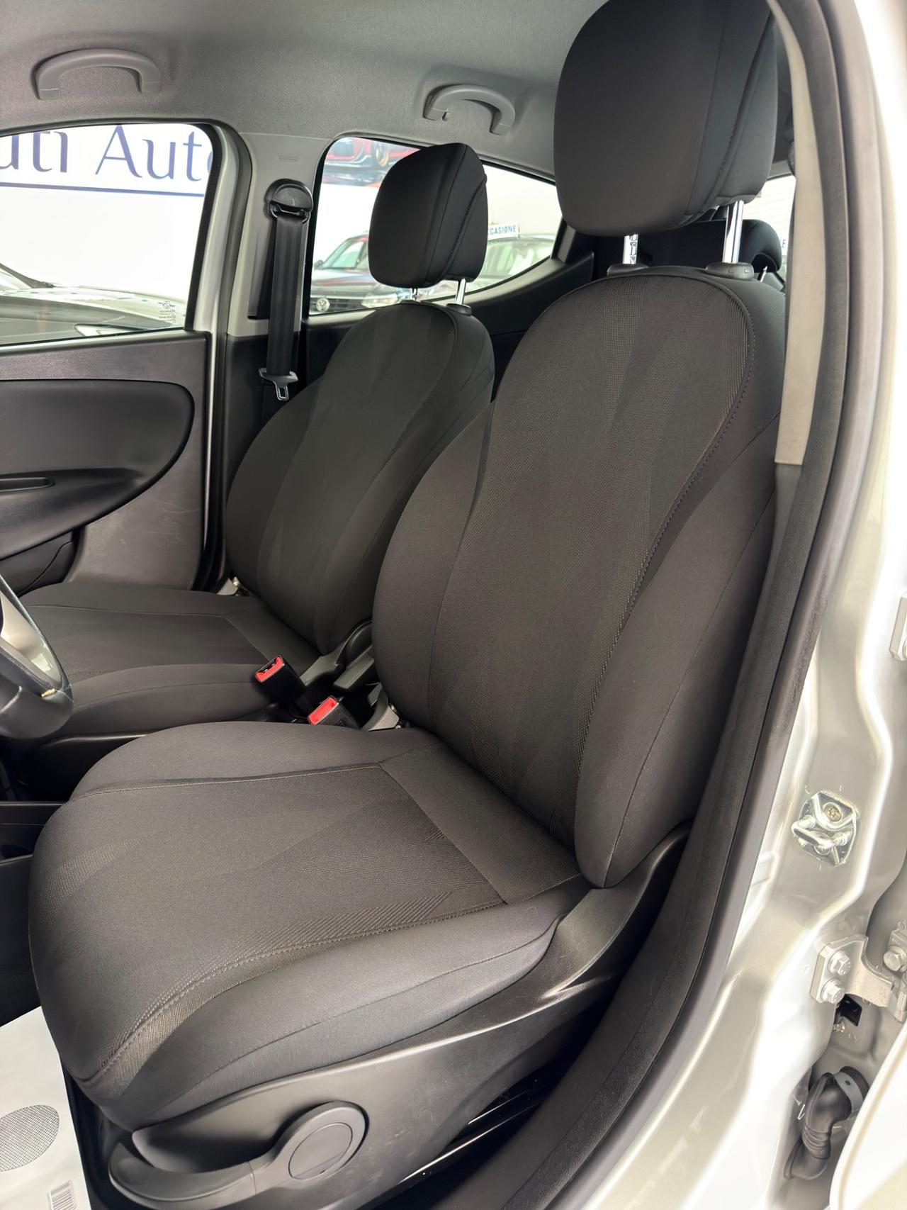 Lancia Ypsilon 1.2 69 CV 5 porte S&S Gold