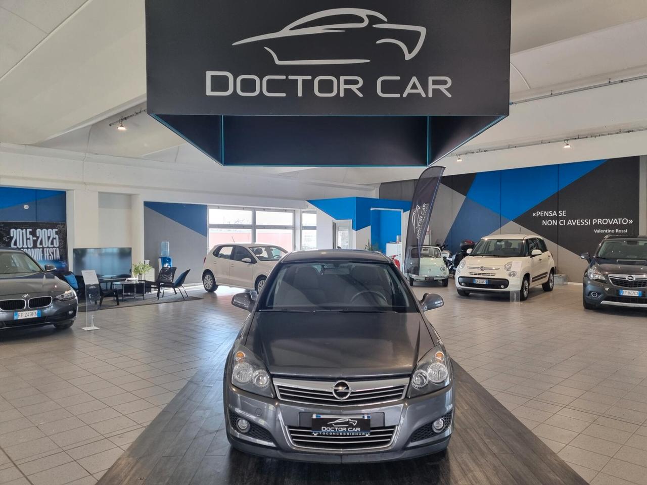 Opel Astra 1.6 115CV 5 porte Cosmo