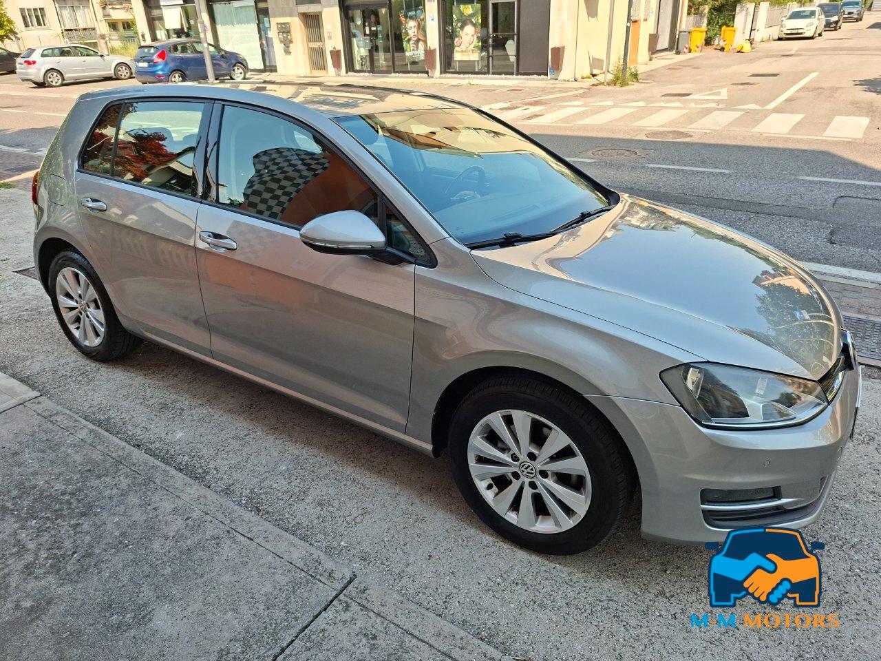 Volkswagen Golf 5 Porte Golf 5p 1.6 tdi 110cv dsg neo patentati