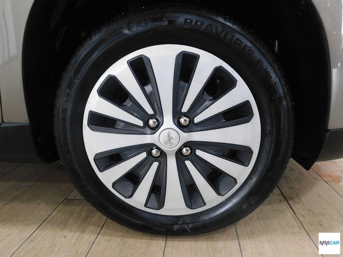 PEUGEOT - 2008 - 1.6 e-HDi 92 CV S&S robot. Allure