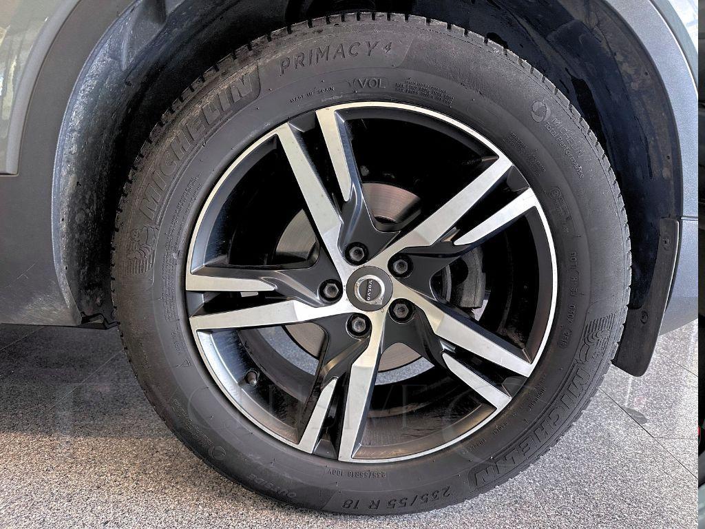 VOLVO - XC40 - D3 R-design