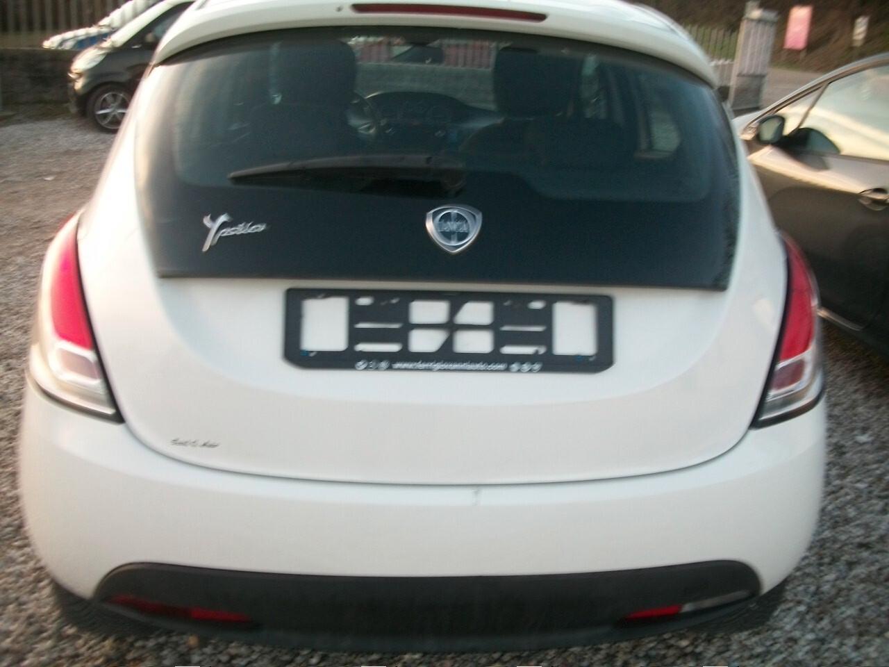 Lancia Ypsilon 1.2 69 CV 5 porte S&S Silver CC 1242 BENZINA EURO 05 KM 92630 TALIANDATI GARANZIA UN ANNO N 08 GOMME E CERCHI N 4 INVERNAL IN FERRO CON COPRI CERCHI 95X100 04 CERCHI IN LEGA ESTIVI 90X100