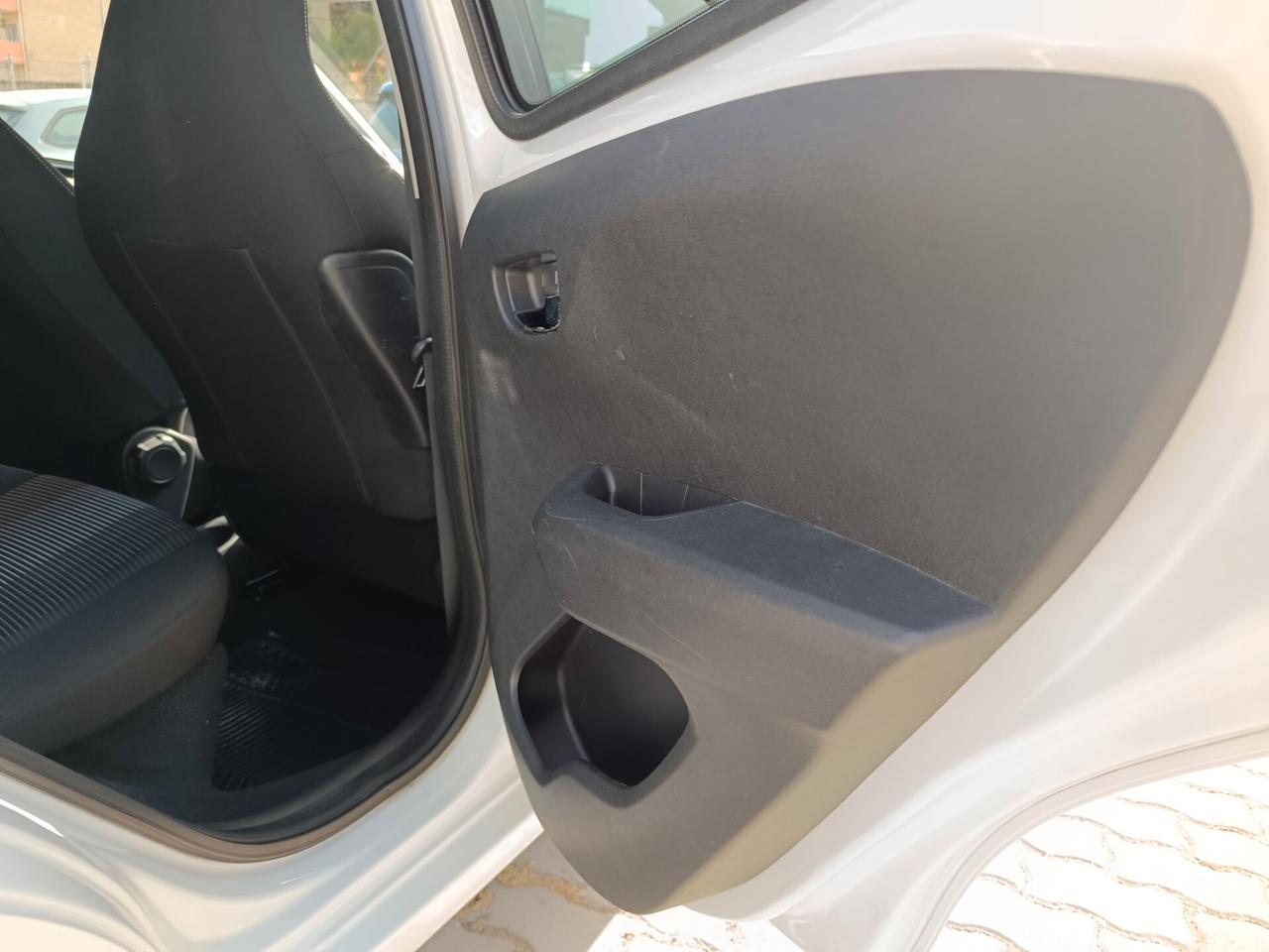 Peugeot 108 PureTech 82 5 porte Active TOP!