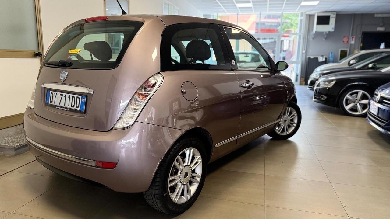 Lancia Ypsilon 1.4 Platino Ecochic GPL
