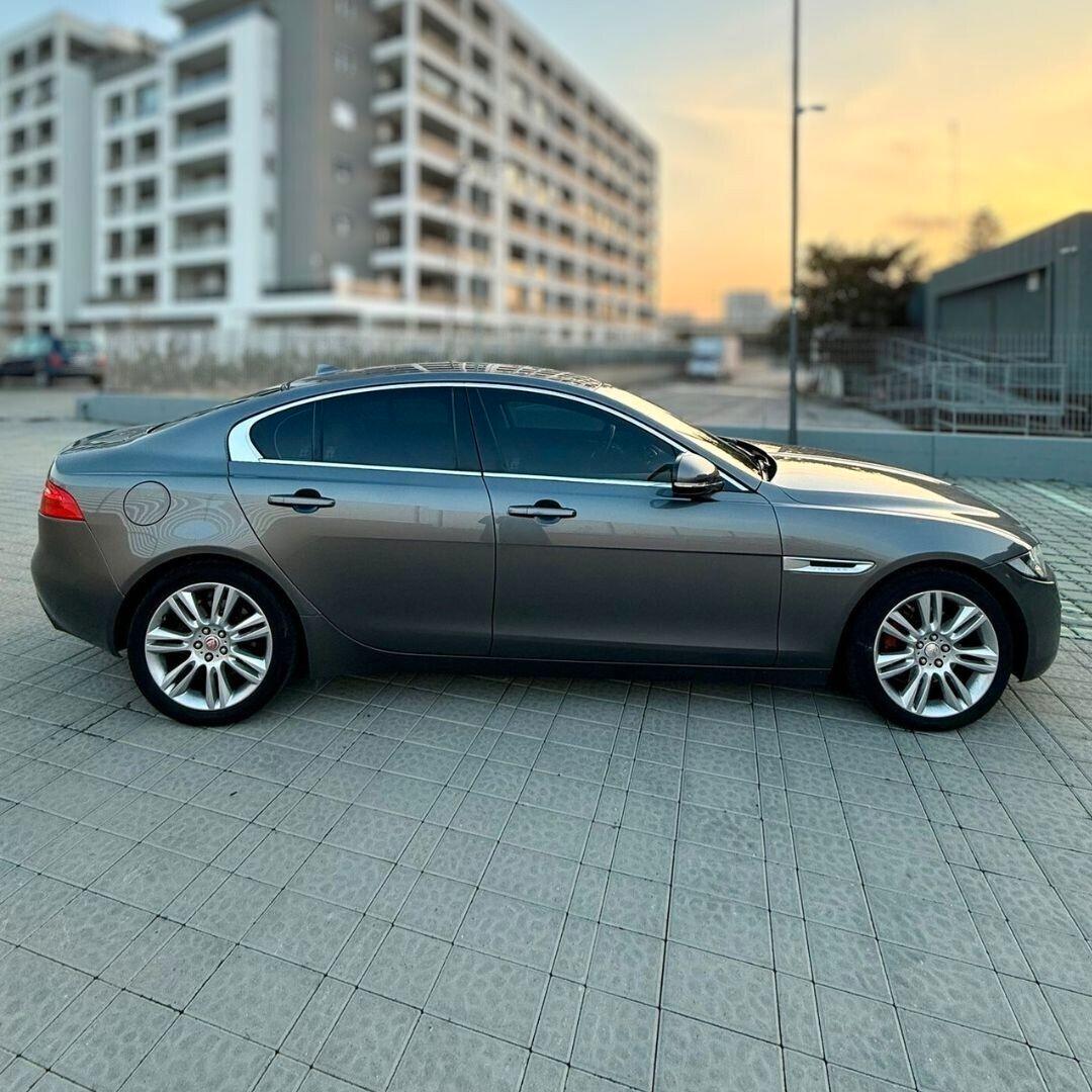 Jaguar XE 2.0 D Turbo aut. Pure **GARANZIA MOTORE**