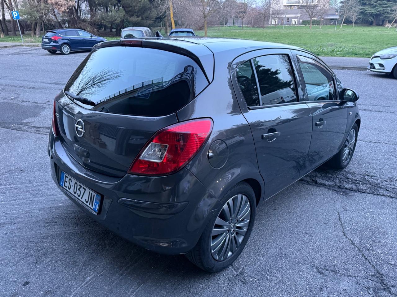 Opel Corsa 1.2 5 porte sport automatica