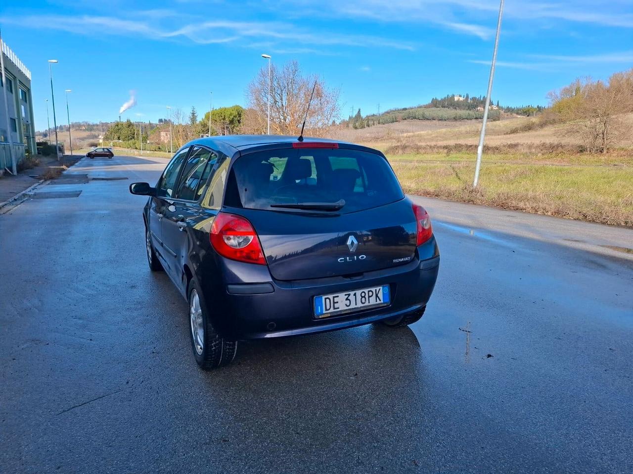 Renault Clio 1.2 16V 5 porte Luxe