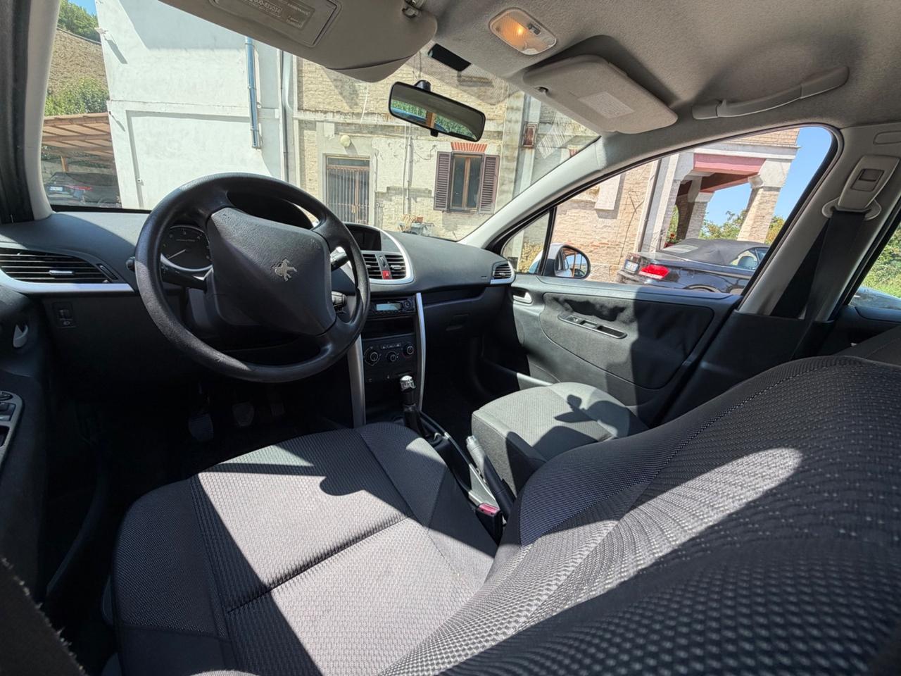 Peugeot 207 Plus 1.4 HDi 70CV 5 porte
