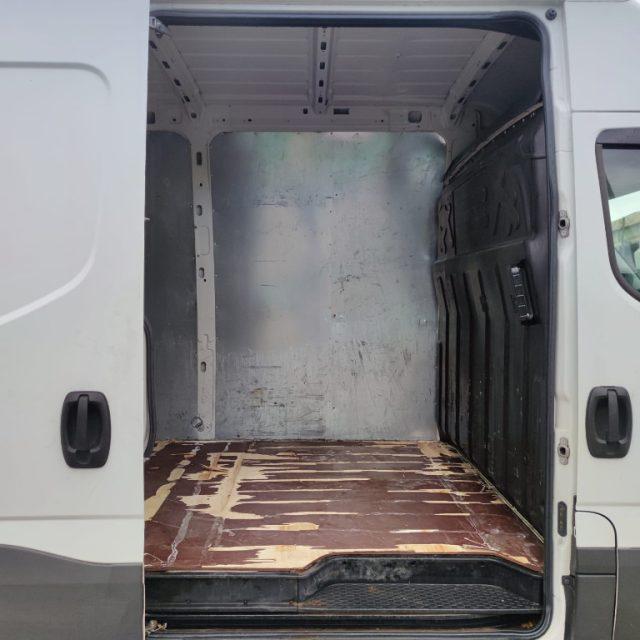 IVECO DAILY 35S12 VH2 FURGONE PASSO MEDIO 3 POSTI