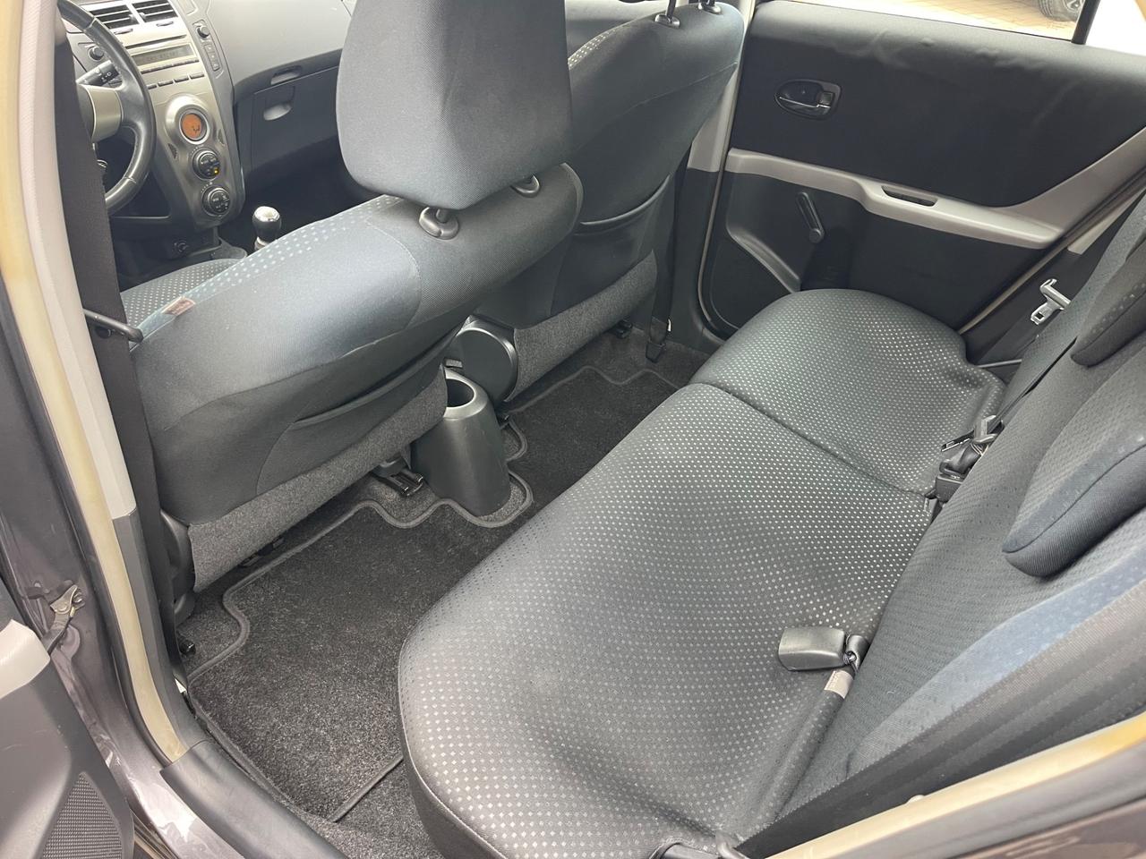 Toyota Yaris 1.0 5 porte