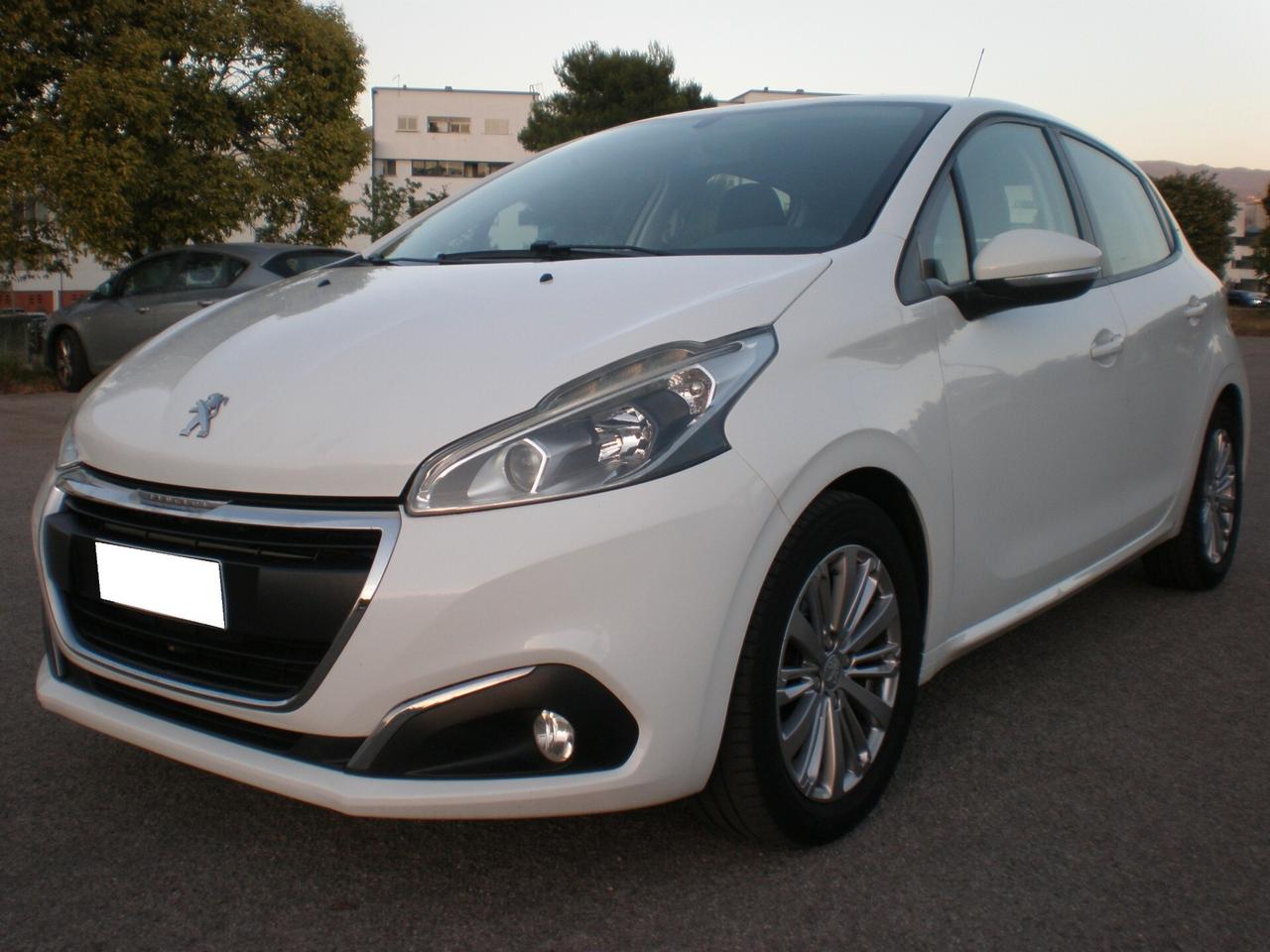 Peugeot 208 1.6 td, solo 65000 km certificati Peugeot