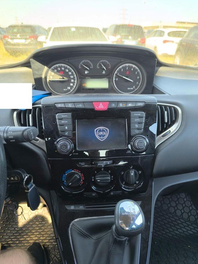 Lancia Ypsilon 0.9 TwinAir 85 CV 5 porte S&S DFN Gold AUTOMATICA