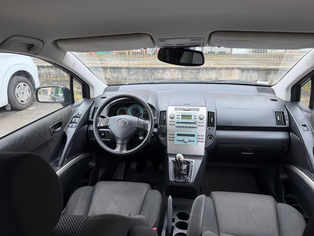 Toyota Corolla Verso 2.2 16V D-4D D-Cat