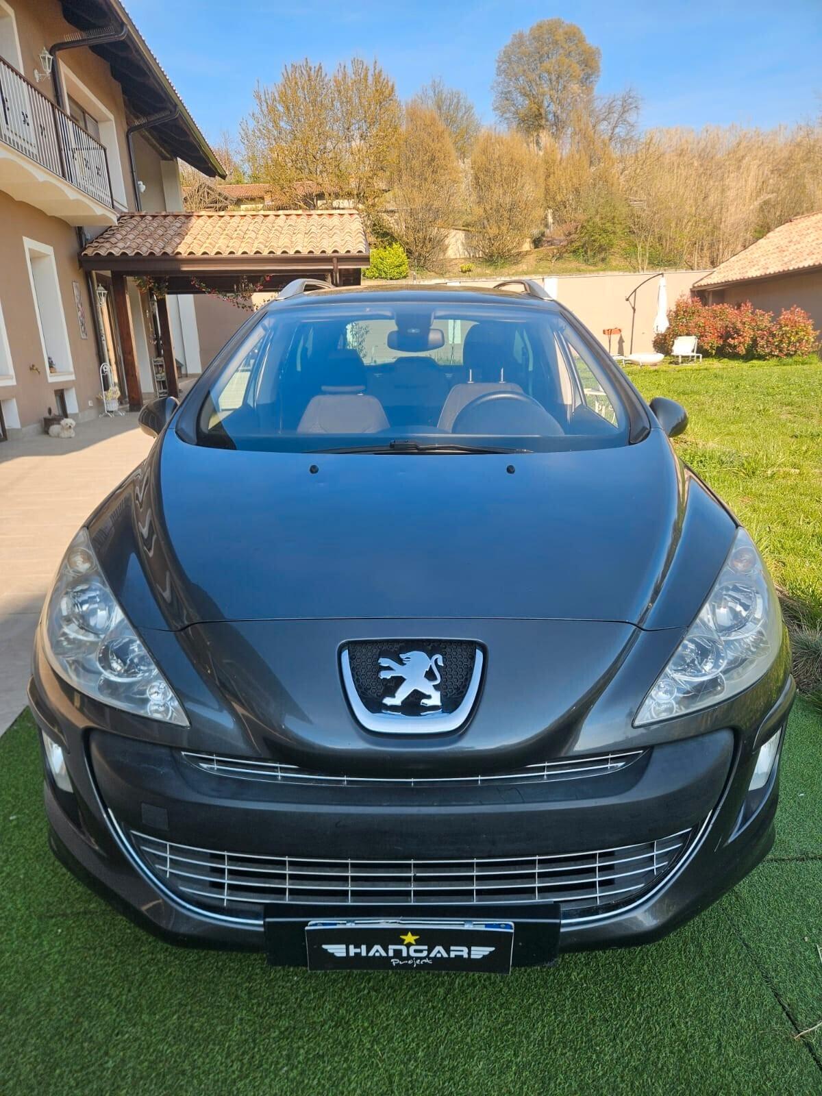 Peugeot 308 2.0 HDi 136CV aut. SW Ciel Féline 7 posti