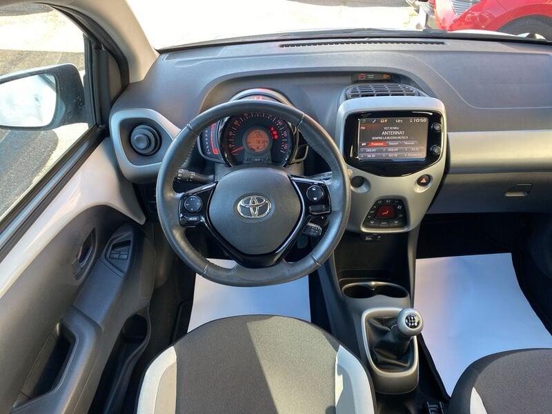 Toyota Aygo 1.0 VVT-i 69 CV 5 porte x-play