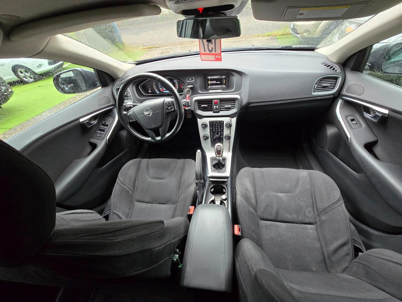 Volvo V40 D2 1.6D 114CV Momentum-2013