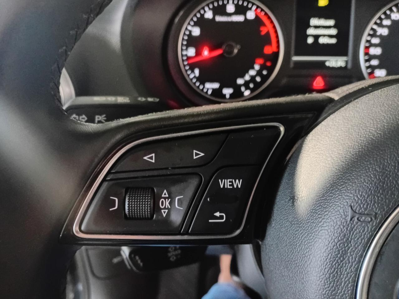 Audi Q2 30 TFSI Business