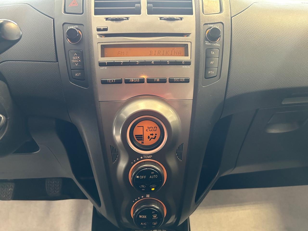 Toyota Yaris -2011 1.3 101cv 120.000 KM NEOPATENTATI
