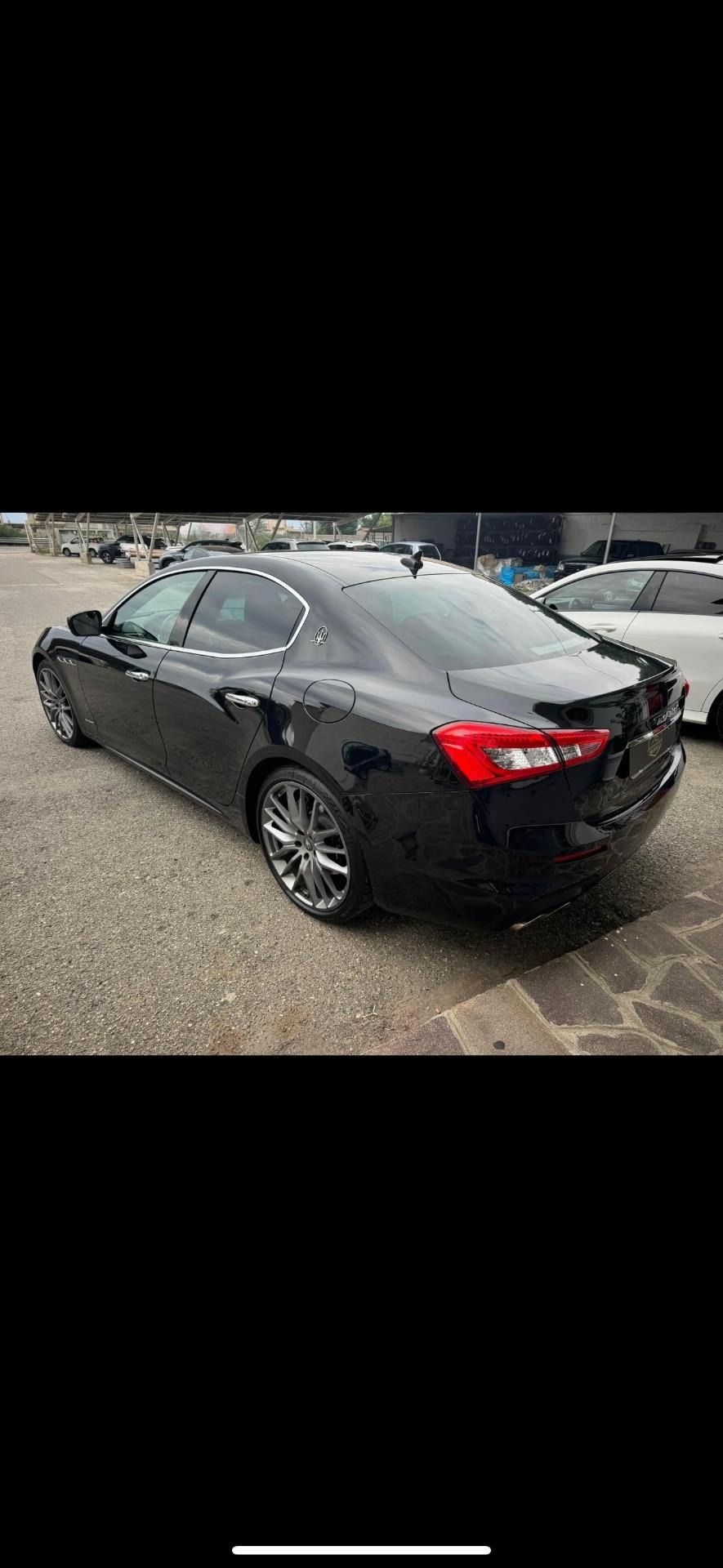 Maserati Ghibli V6 430 CV Q4 Gransport