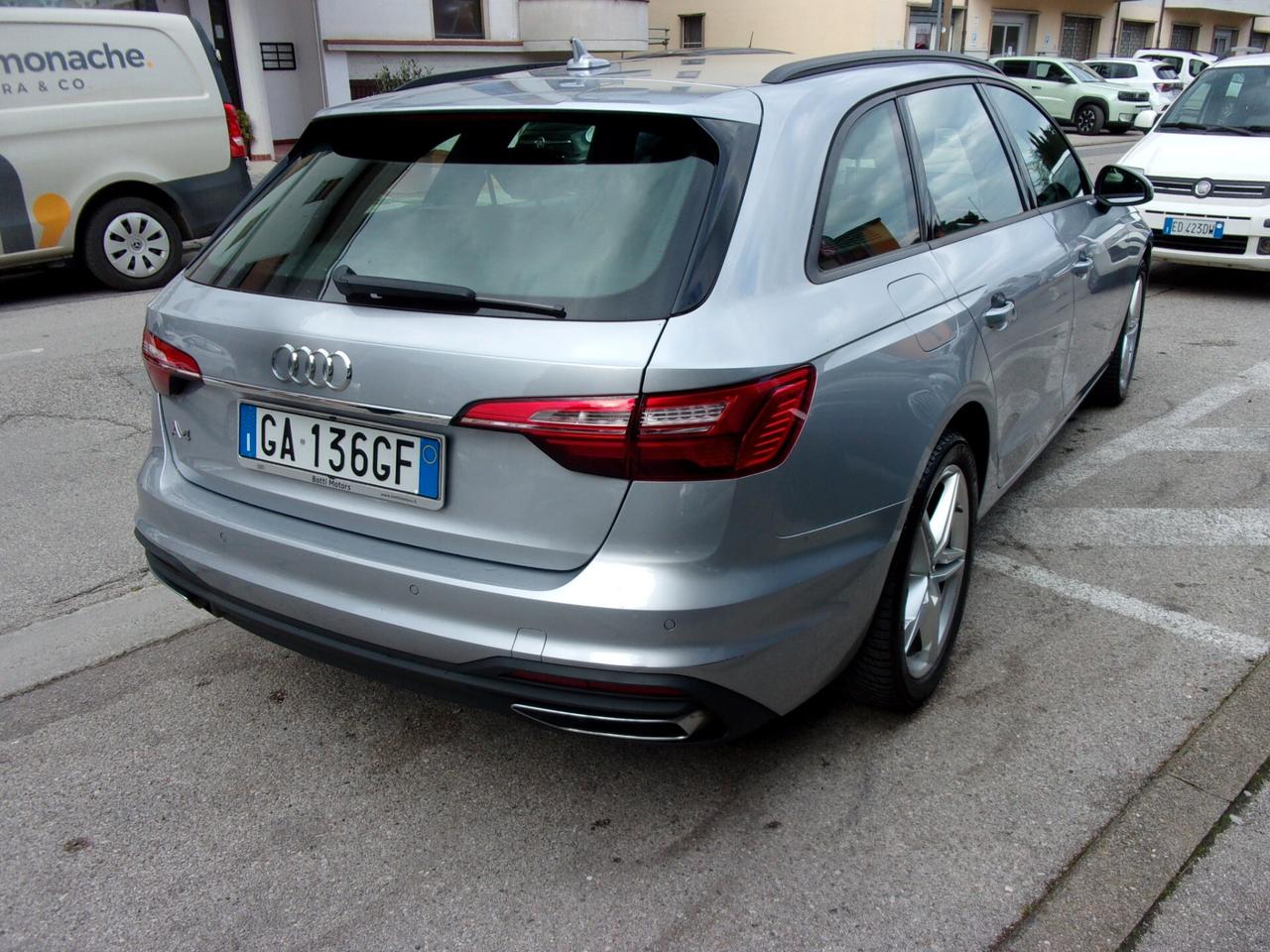 Audi A4 Avant 30 TDI/136 CV S tronic Business Advanced